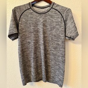 Lululemon Mens Heathered Gray Metal Tech Get Outside Time To Get Dirty Shirt S